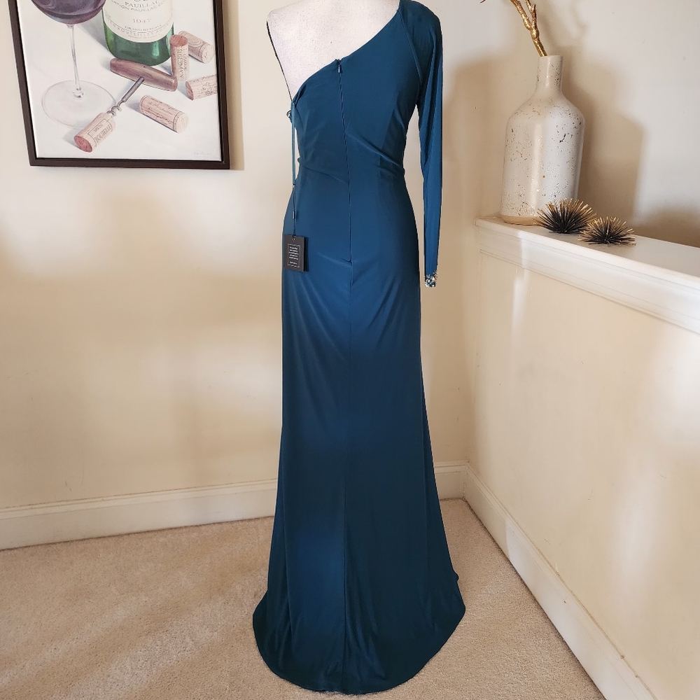 š„Mac Duggal Elegant One-Shoulder Teal Evening Gown with sleeve embellishment. - Picture 10 of 17